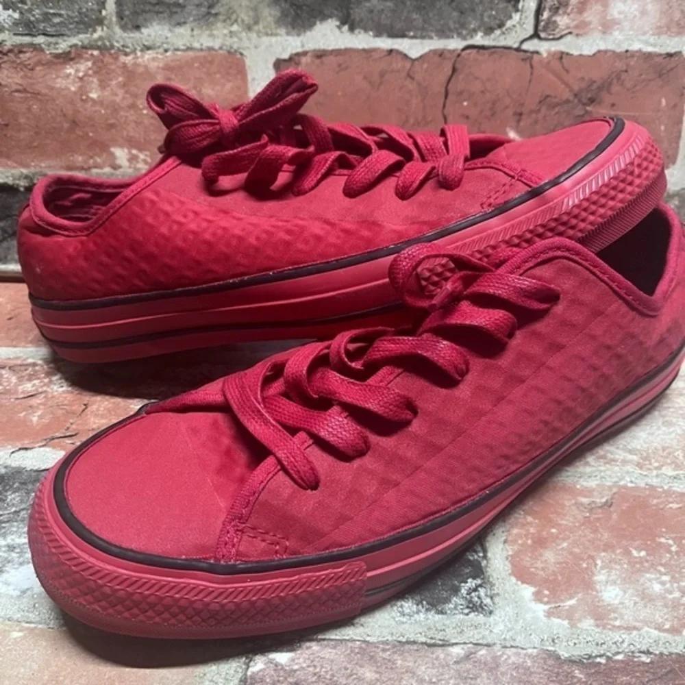 Converse All Red - Picture 1 of 6